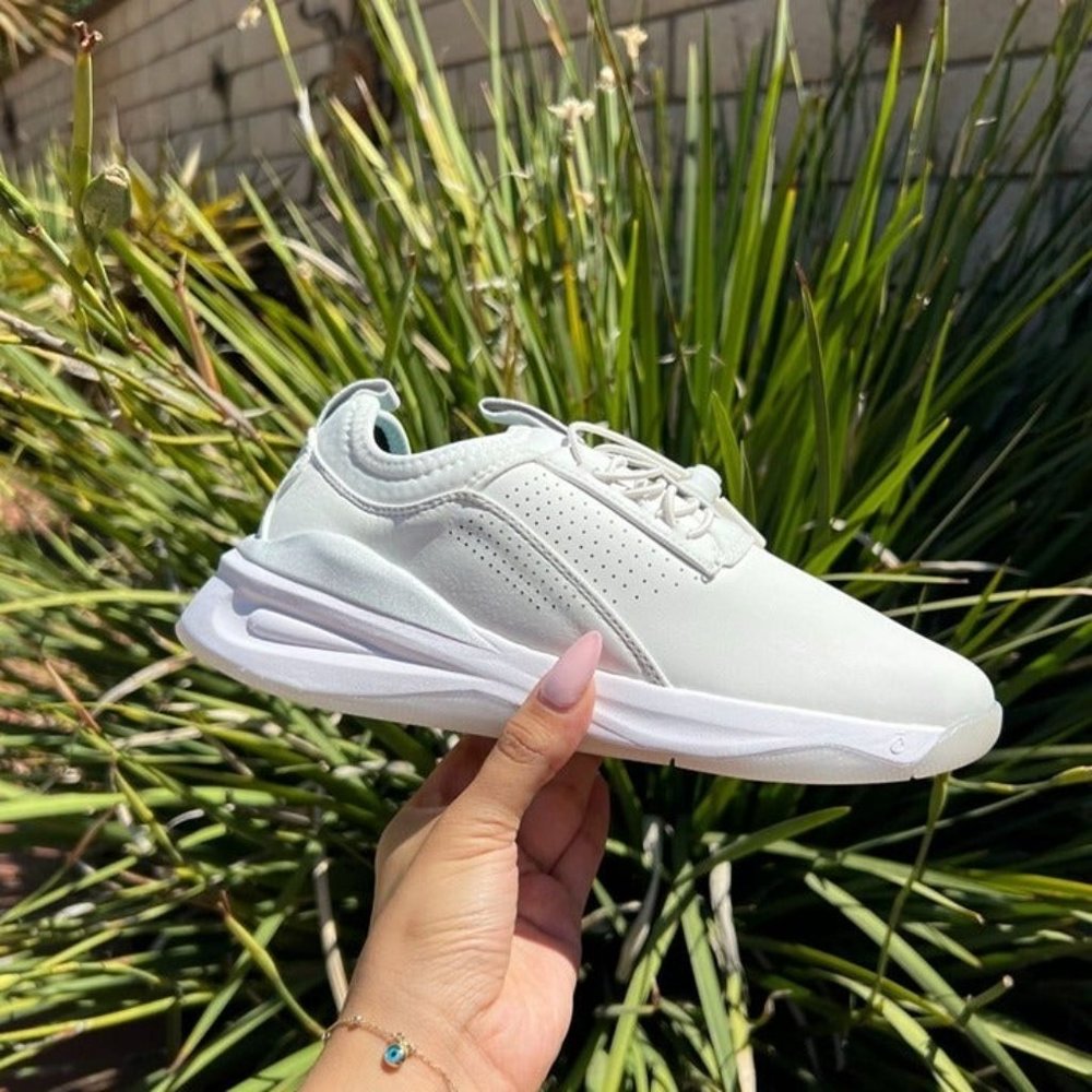 Clove Womens Healthcare Brilliant White Sneaker NEW - Picture 3 of 12